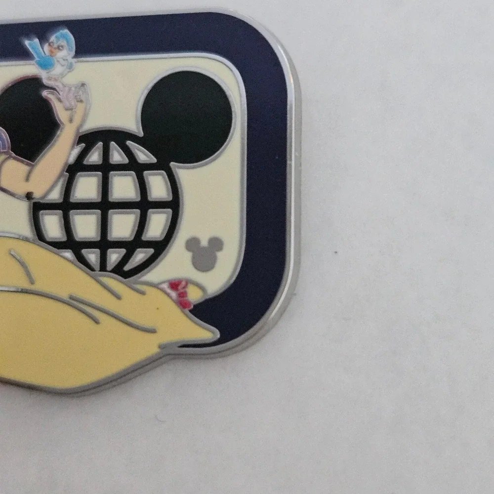 NEW Disney Snow White Walt Disney World D Hidden Disney 2025 Pin - Picture 2 of 4